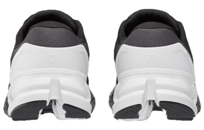 Cloudflyer 4 « Noir Blanc »