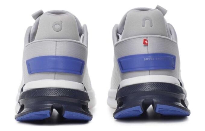 Cloudnova Flux « Blanc Naturel Cobalt »