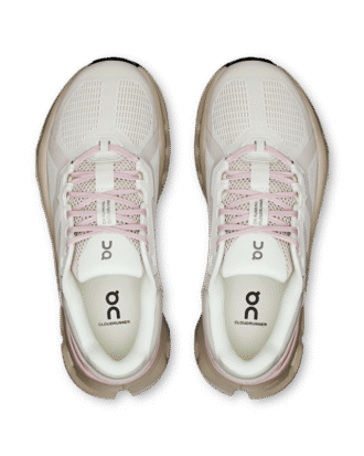Femme Cloudrunner 2
