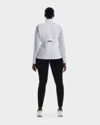 Femme Veste Météo Isolée