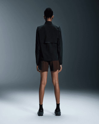 Femme Veste Météo Isolée