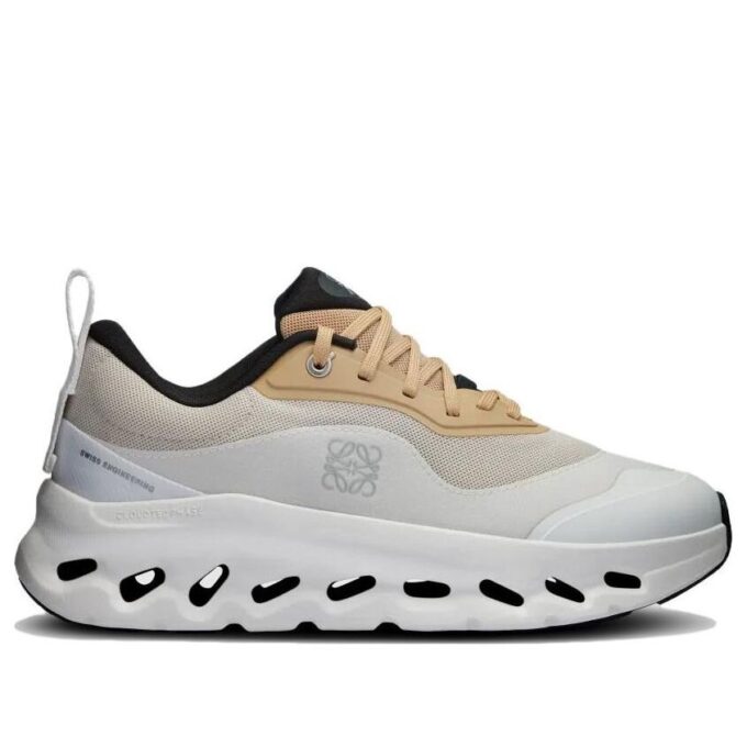 On Running x LOEWE Cloudtilt 2 « Blanc Tan »