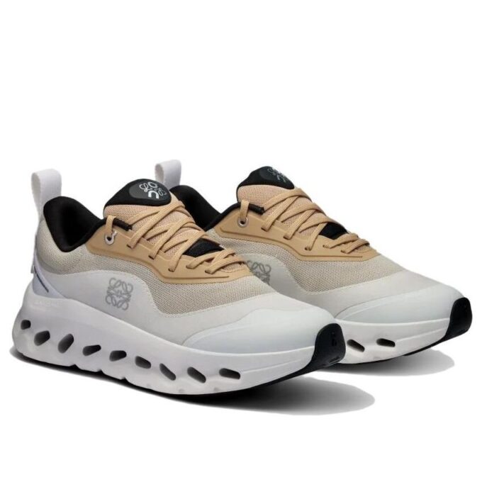 On Running x LOEWE Cloudtilt 2 « Blanc Tan »