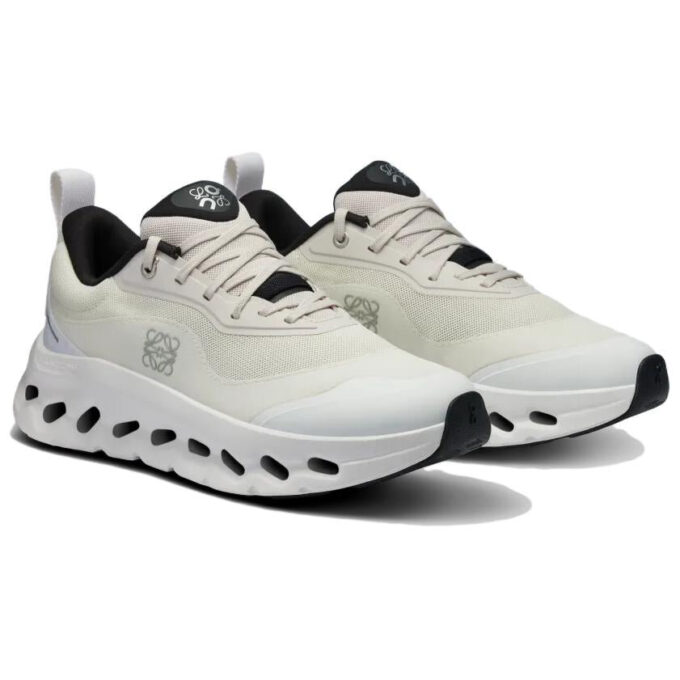 On Running x LOEWE Cloudtilt 2 « Sable Blanc »