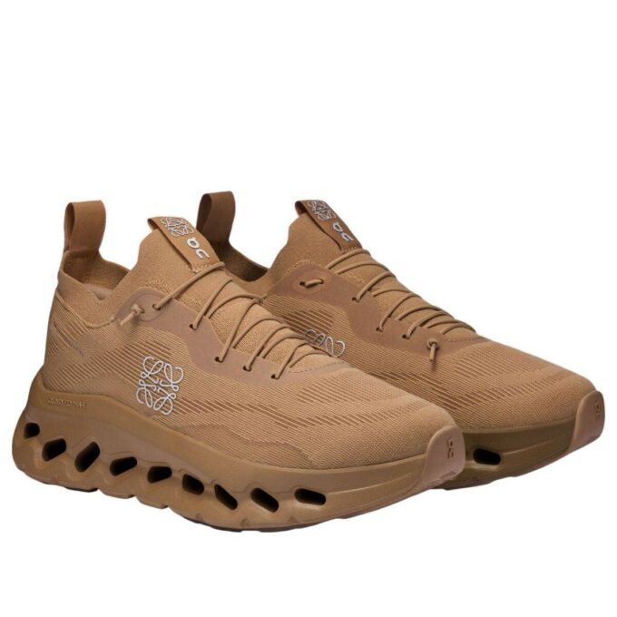 On Running x LOEWE Cloudtilt « Sable Foncé »